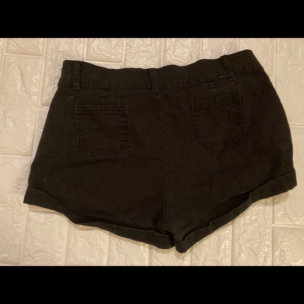Shorts - Picture 2 of 3